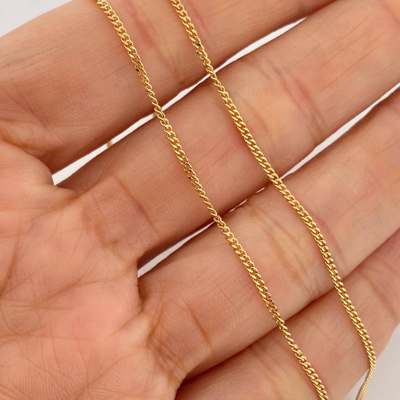 Cadena Cubana 3.3gr / 16 1/4 in / 1.4mm Oro Amarillo +1 18K $