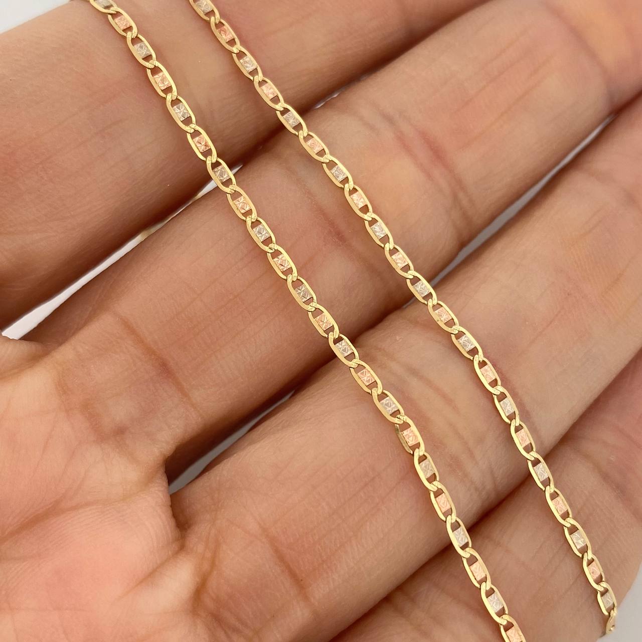 Cadena Escalera Plana 2gr / 17 3/4 in / 1.65mm Tres Oros +3 18K $
