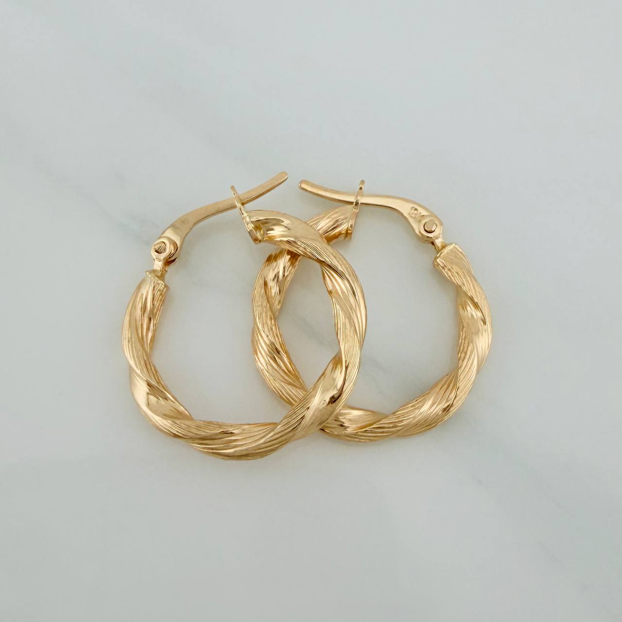 Candongas Kari 1.85gr / 1 in / Oro Amarillo 18K %
