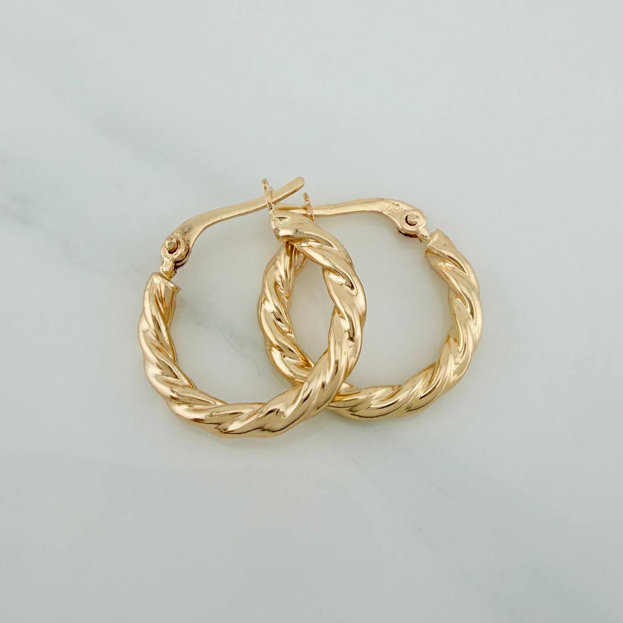 Candongas Derek 1.6gr / 3/4 in / Oro Amarillo 18K %