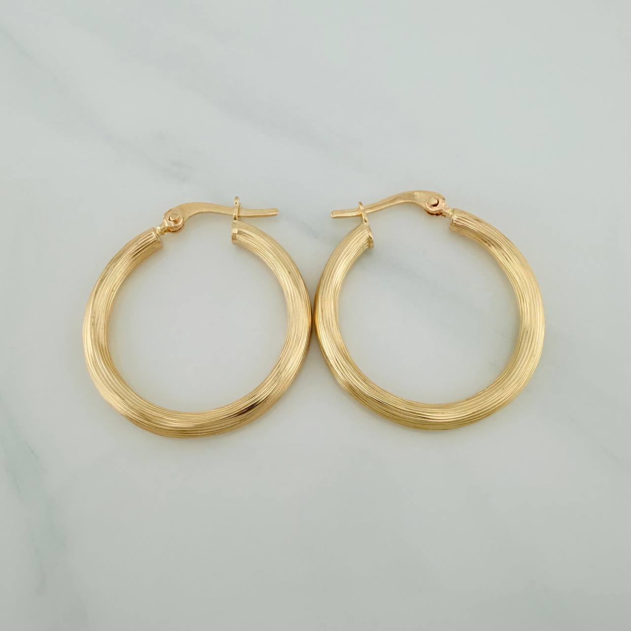 Hoop Earrings Jeisel 2.1gr / 1 in / Yellow Gold 18K %