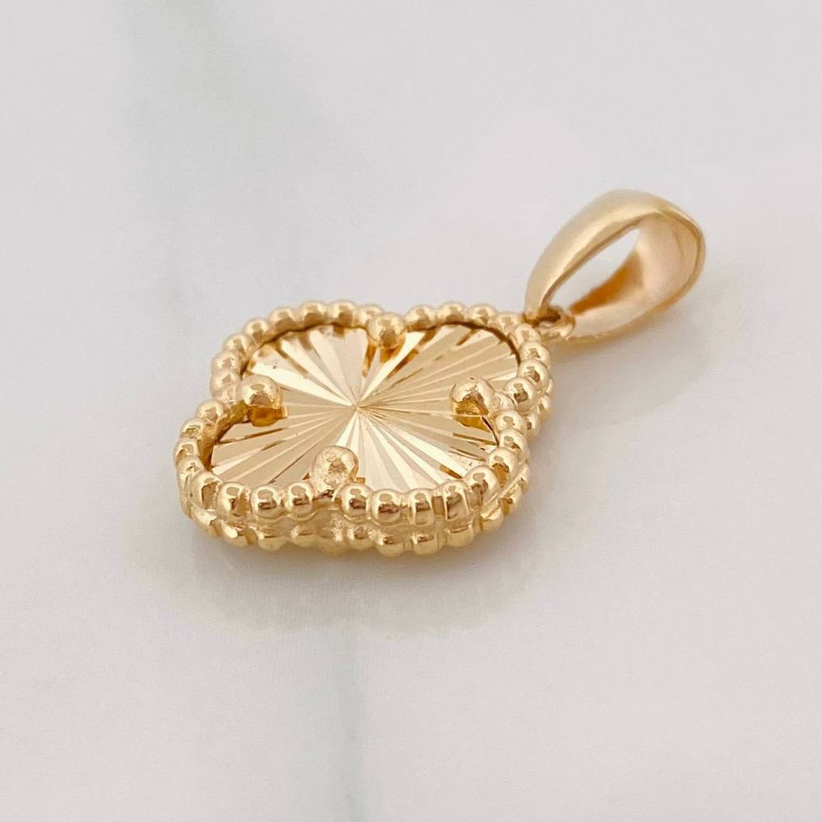 Dije Trebol Diamantado 3.15 g / 3/4 in Oro Amarillo 18K