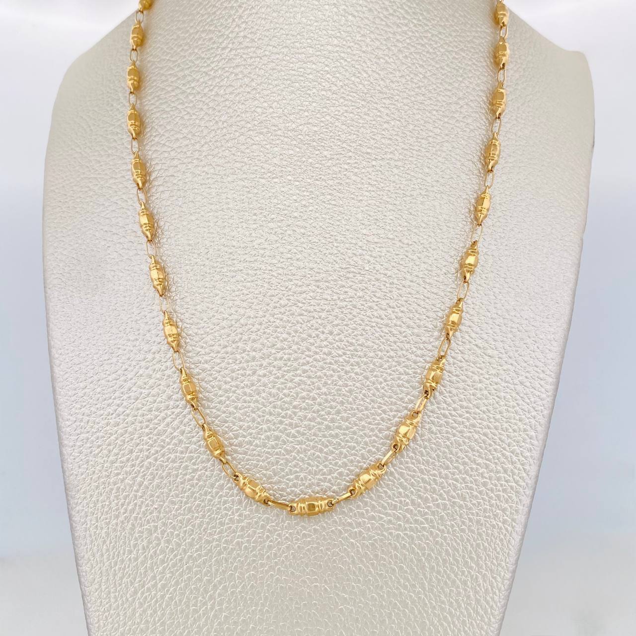 Rustic Barrel Chain 7.75 g / 23 3/4 in / 3.63 mm Yellow Gold 18K