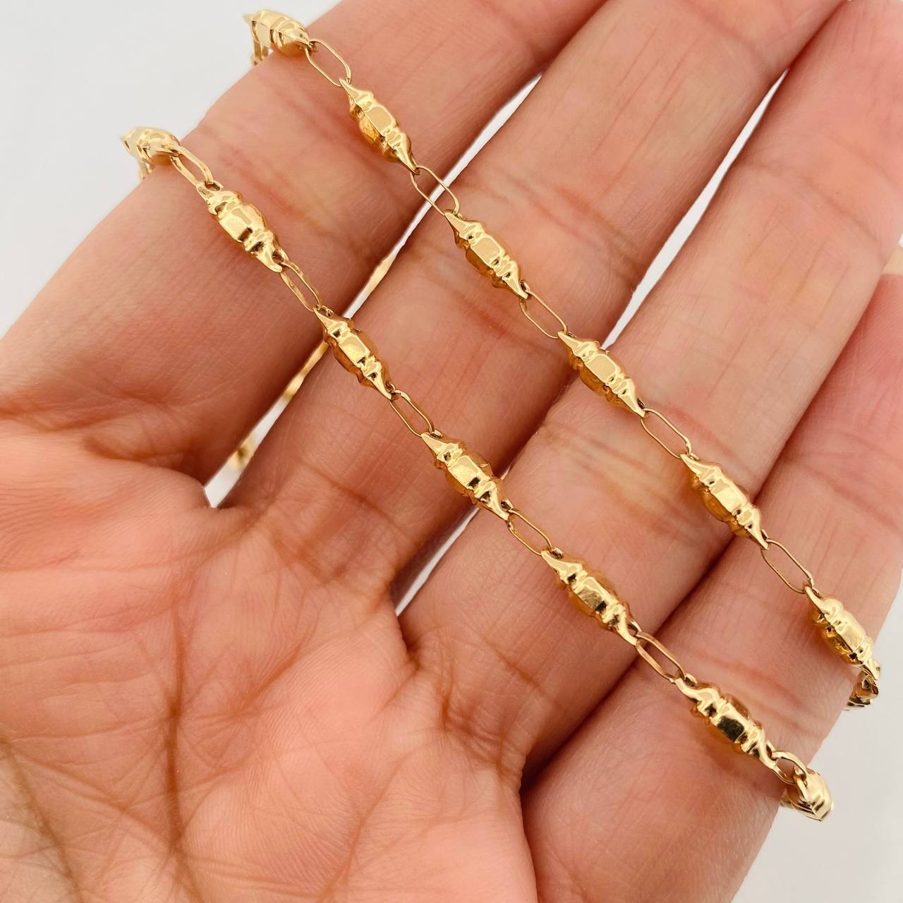 Rustic Barrel Chain 7.75 g / 23 3/4 in / 3.63 mm Yellow Gold 18K