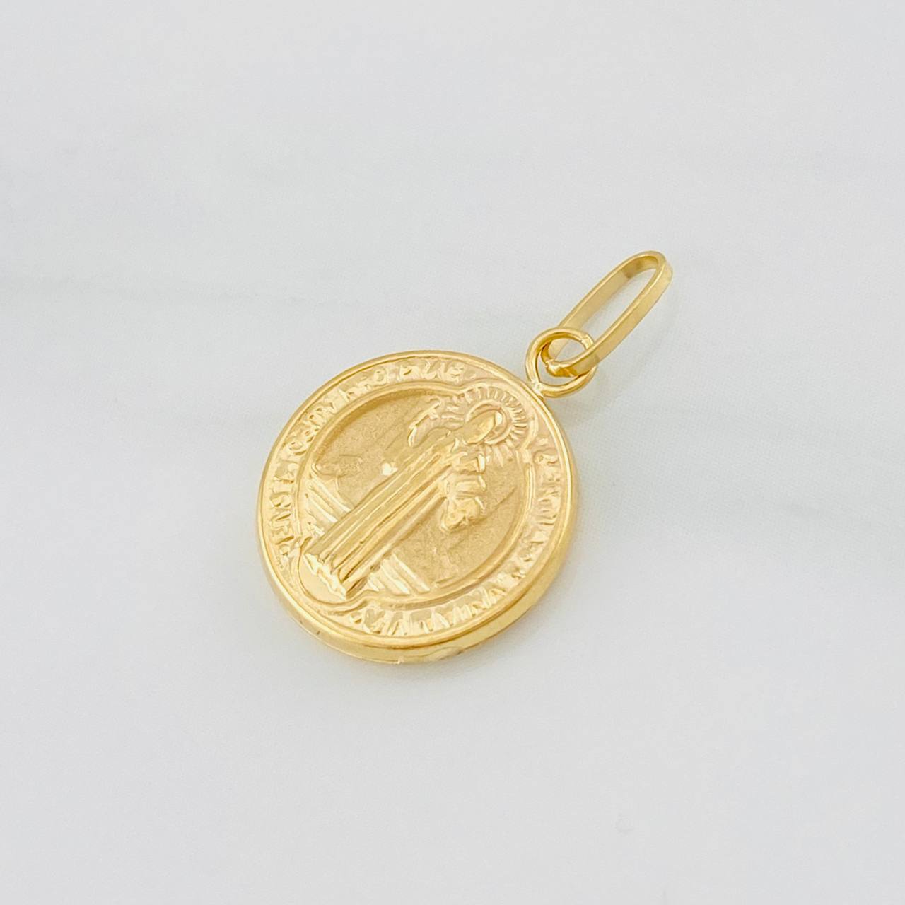 Dije San Benito 0.9g / 3/4 in Oro Amarillo 18K