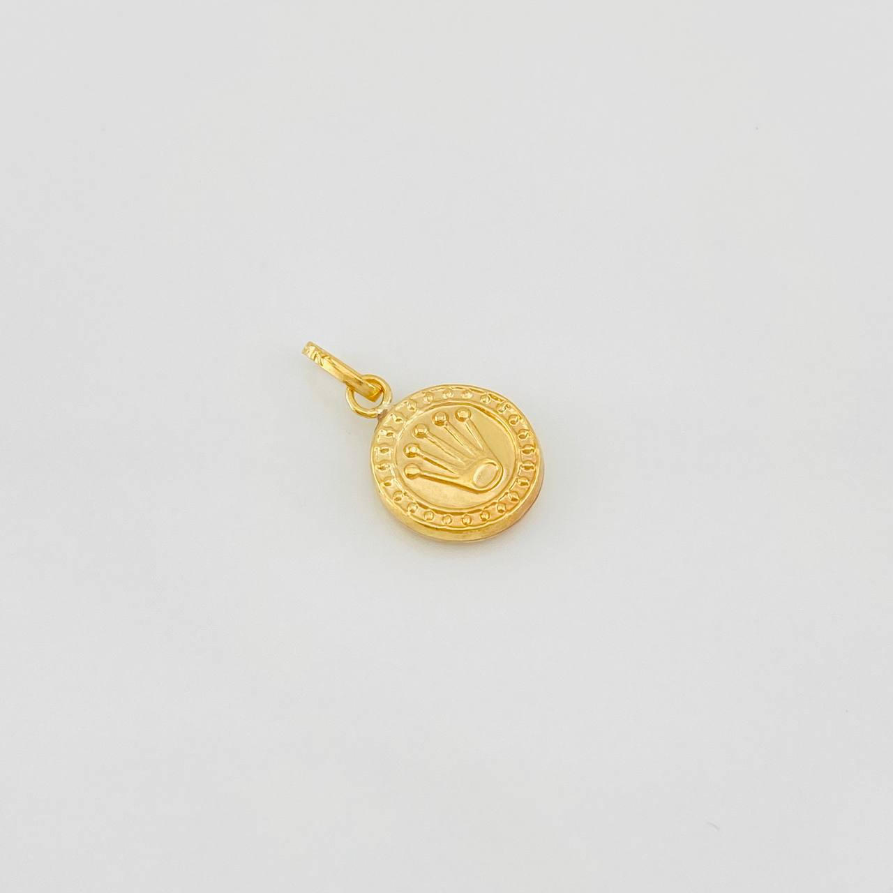 Dije Corona Texturizado 0.5g / 3/4 in Oro Amarillo 18K
