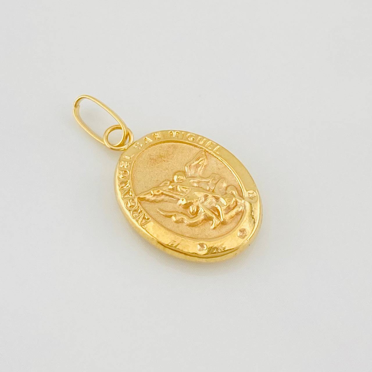 Dije San Miguel Arcangel 0.95g / 3/4 in Oro Amarillo 18K