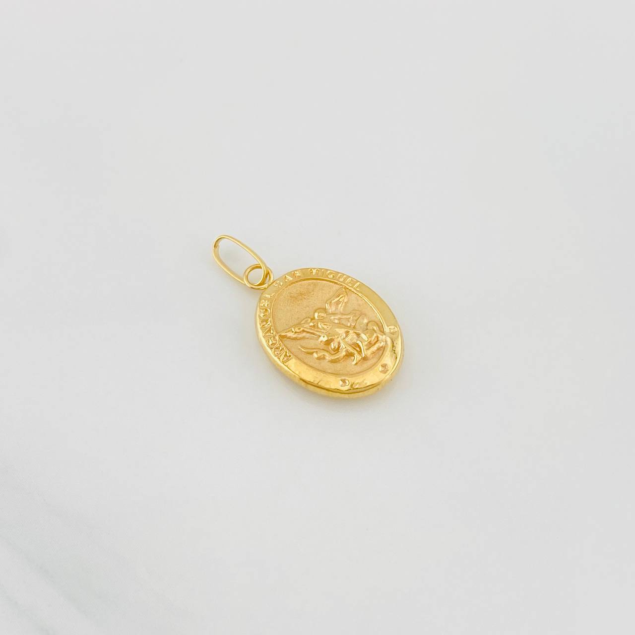 Dije San Miguel Arcangel 0.95g / 3/4 in Oro Amarillo 18K