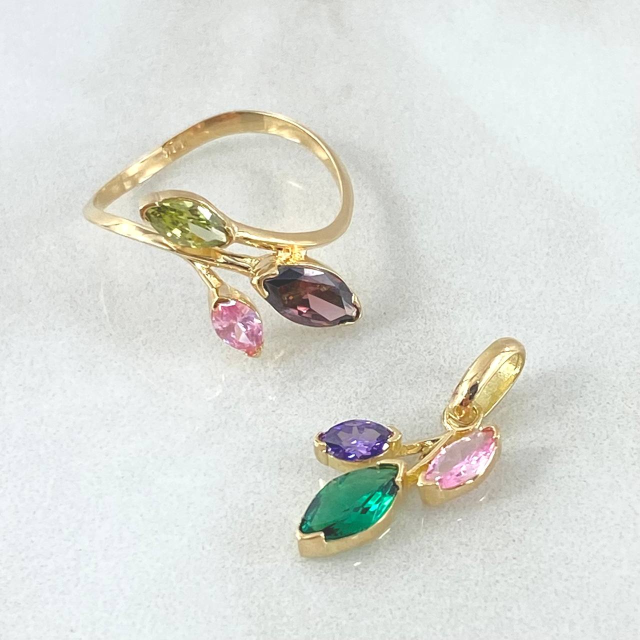 Uneven Laurel Leaf Set - Pendant 2cm - Ring Size 6 1/2 2.8gr Multicolor Zircons Special Mother-of-Pearl 18K Gold