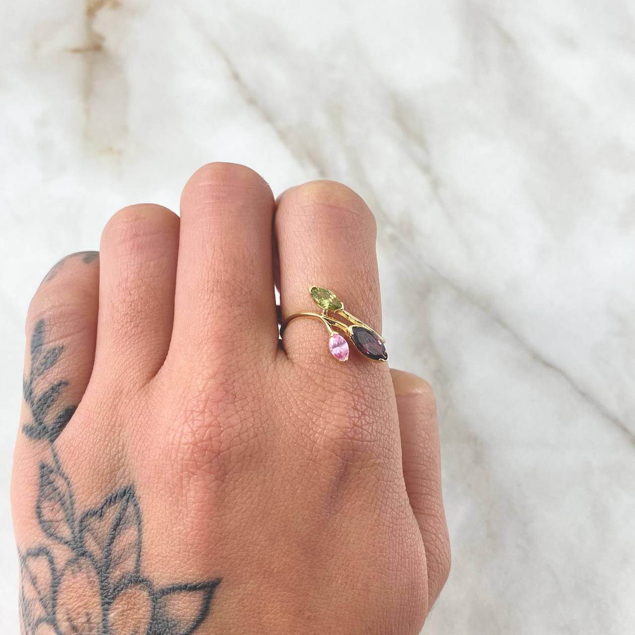 Uneven Laurel Leaf Set - Pendant 2cm - Ring Size 6 1/2 2.8gr Multicolor Zircons Special Mother-of-Pearl 18K Gold