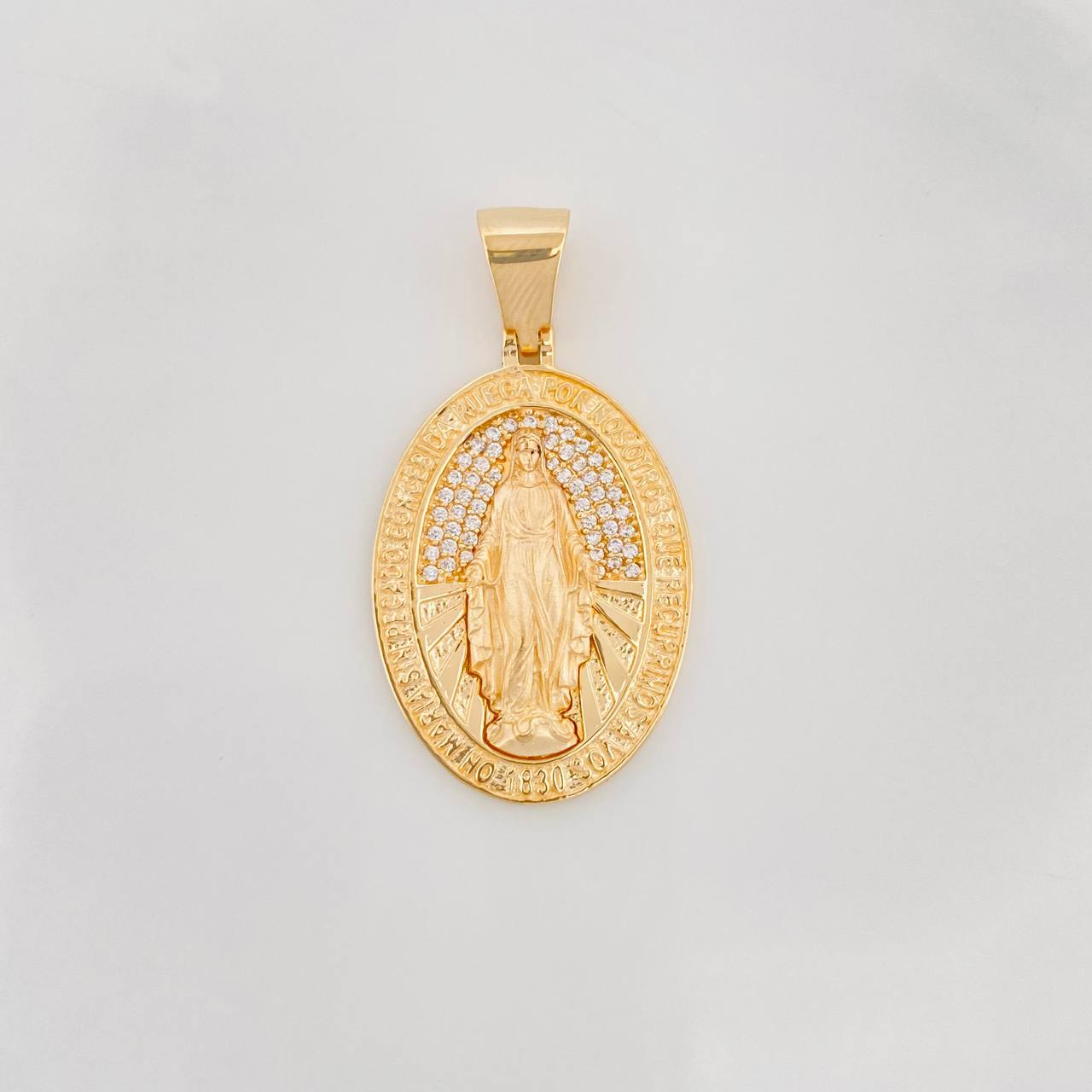 Pendant Miraculous Virgin 7.35g / 1 1/2 in Yellow Gold 18K