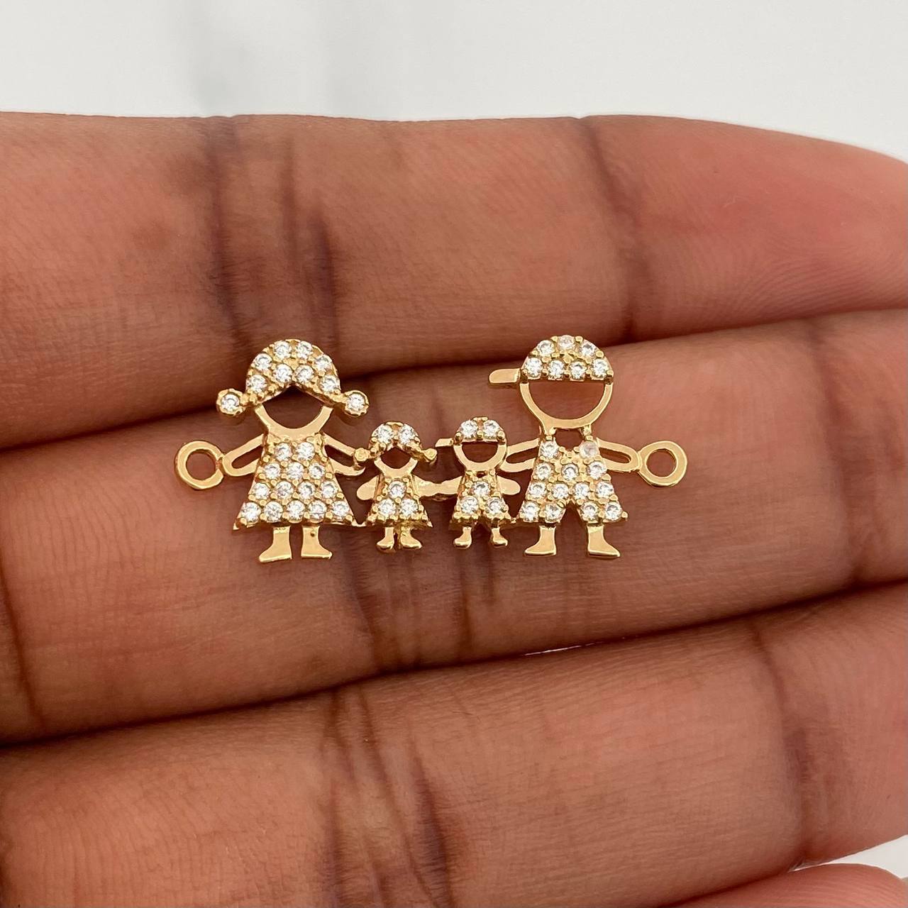 Charm Family Silhouette 1.95gr / 1 in / 18K Yellow Gold %
