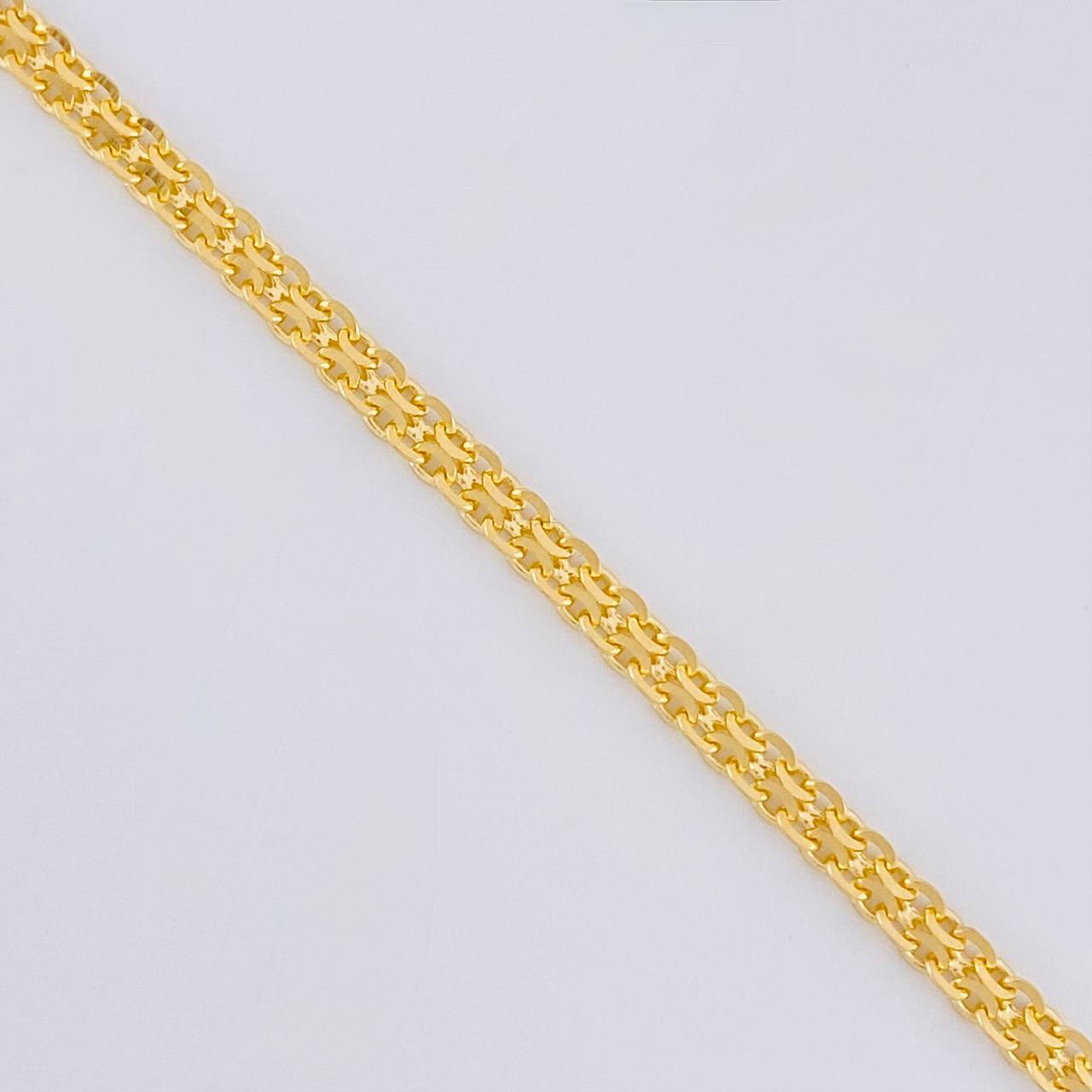 Pulso Chino 2.65g / 7 1/2 in / 2.4mm Oro Amarillo 18K