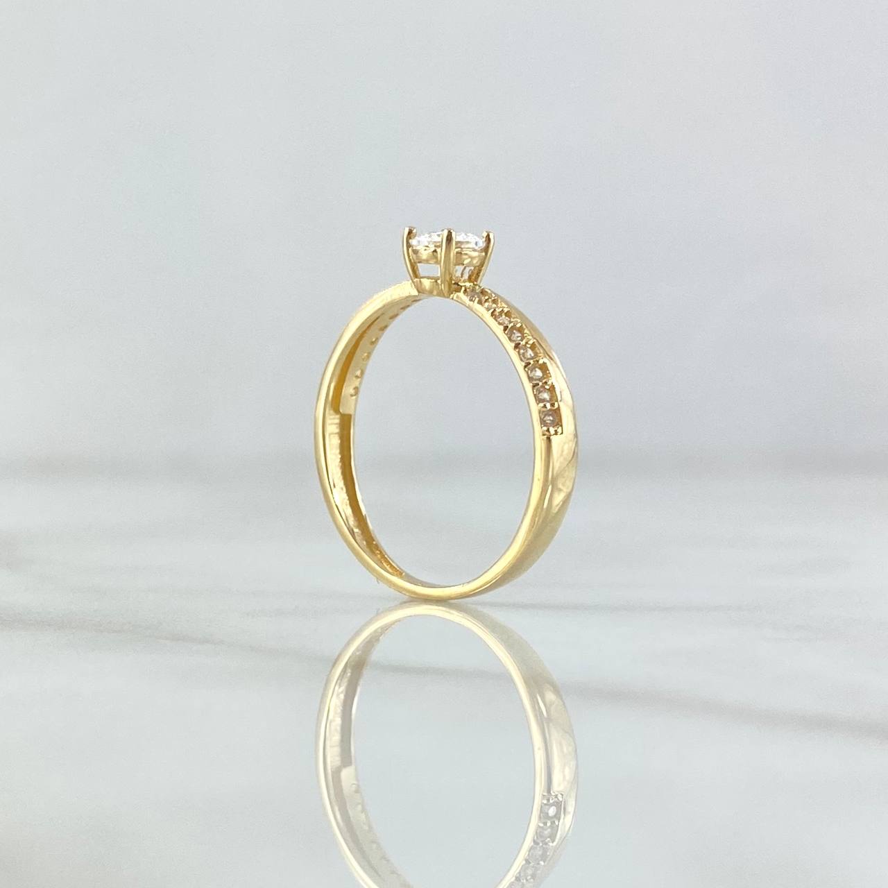 Anillo Solitario Carril Infinito 1.8gr / T6 3/4 / Circones Blancos Oro Amarillo 18K