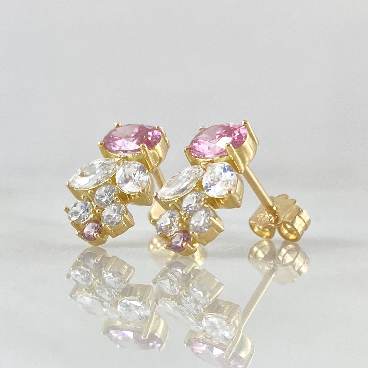 Stud Earrings 2.55gr / 1.3cm (0.5in) / Spanish Pearl 18K Gold