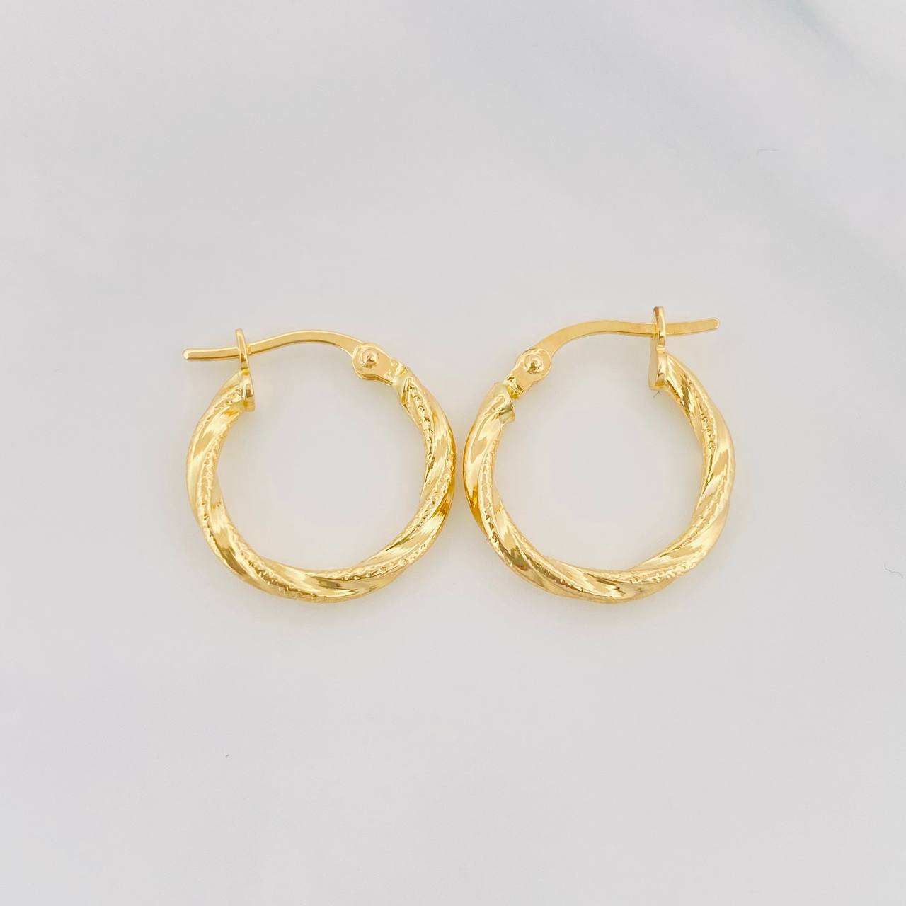 Candongas Sami 1.15g / 3/4 in Oro Amarillo 18K