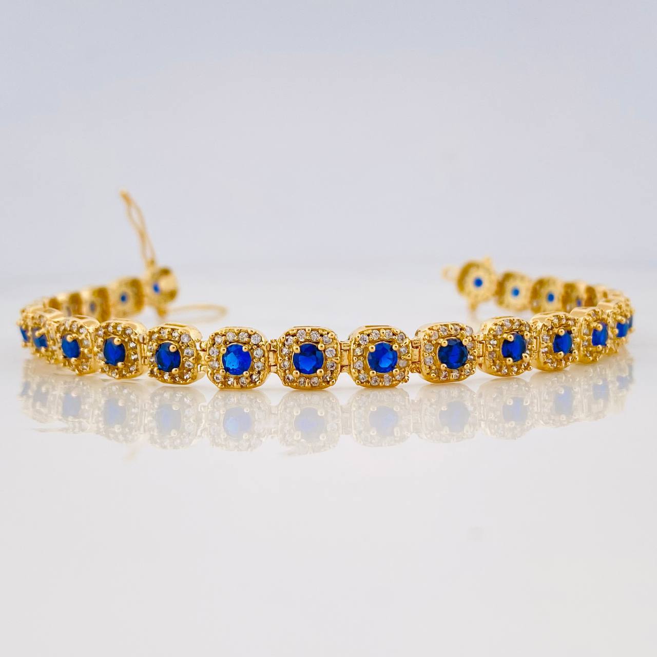Halo Tennis Bracelet 13.3g / 7 in / 5.98mm 18K Yellow Gold