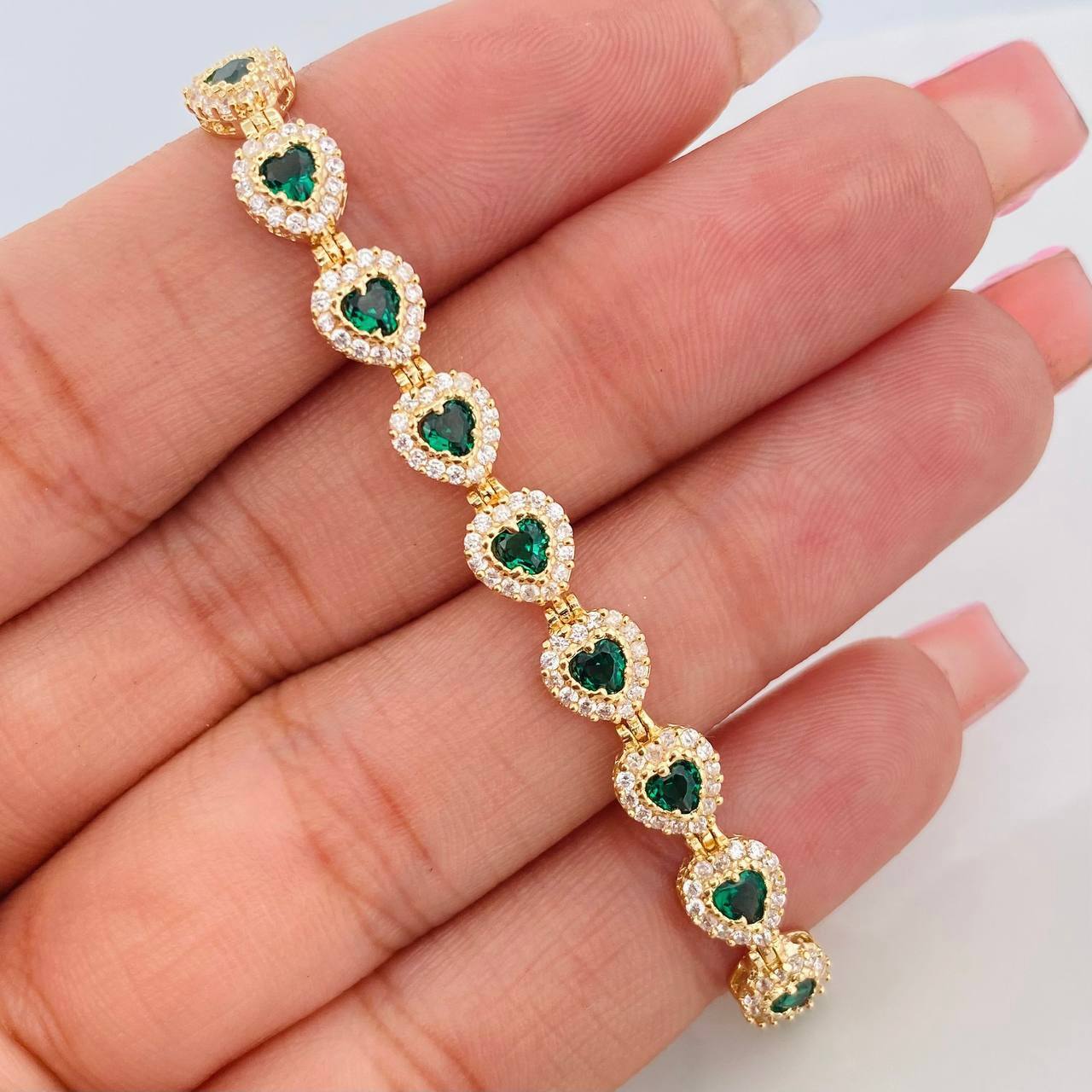 Tennis Bracelet Heart 12.65g / 7 in / 6.27mm Yellow Gold 18K