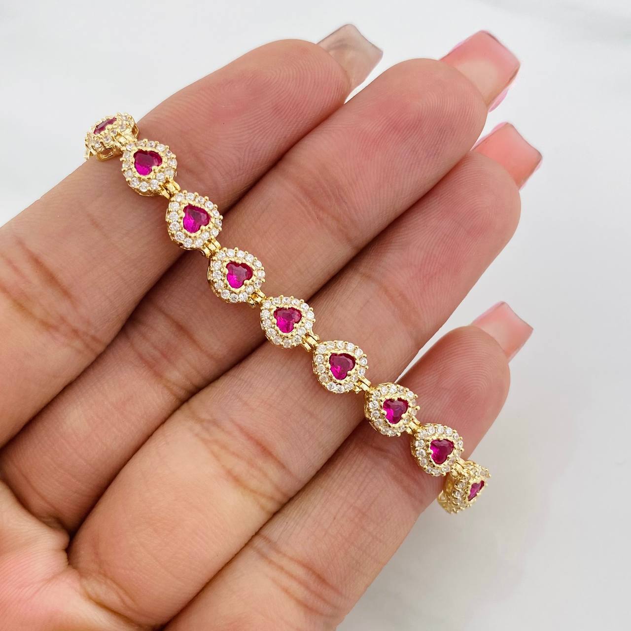 Tennis Bracelet Heart 11.5g / 6 1/4 in / 6.27mm Yellow Gold 18K