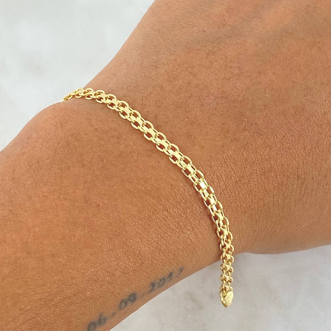 Pulso Cubano 2.3gr / 7 1/2 in / 3.2mm Oro Amarillo +1 18K