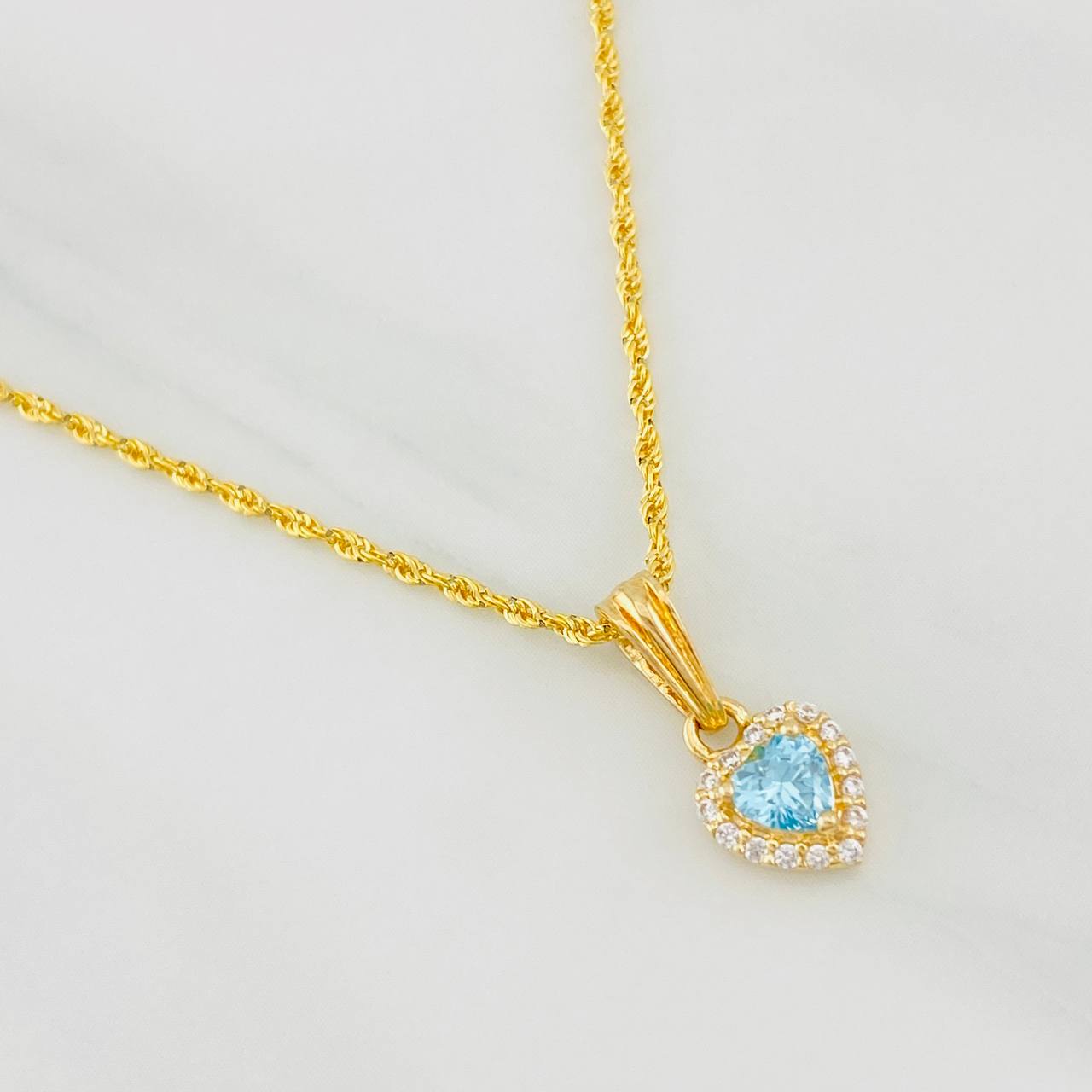 Set Cadena Lazo + Dije Halo Corazon / 1.85g / 18 in Oro Amarillo 18K