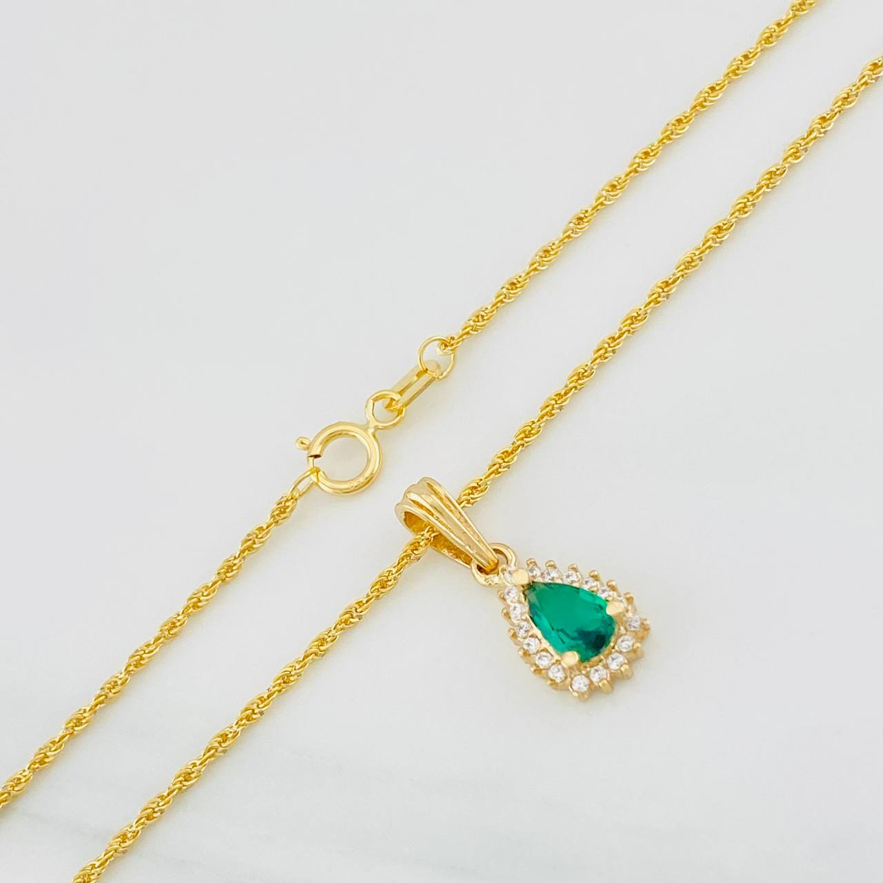 Set Cadena Lazo + Dije Halo Lagrima / 2g / 18 in Oro Amarillo 18K