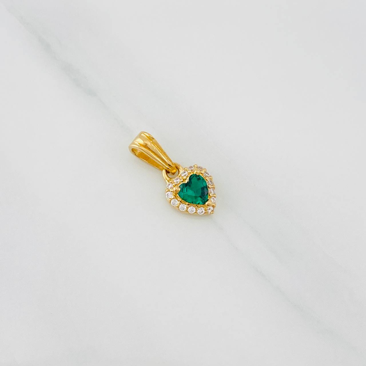 Dije Halo Corazón 0.85g / 1/2 in Oro Amarillo 18K