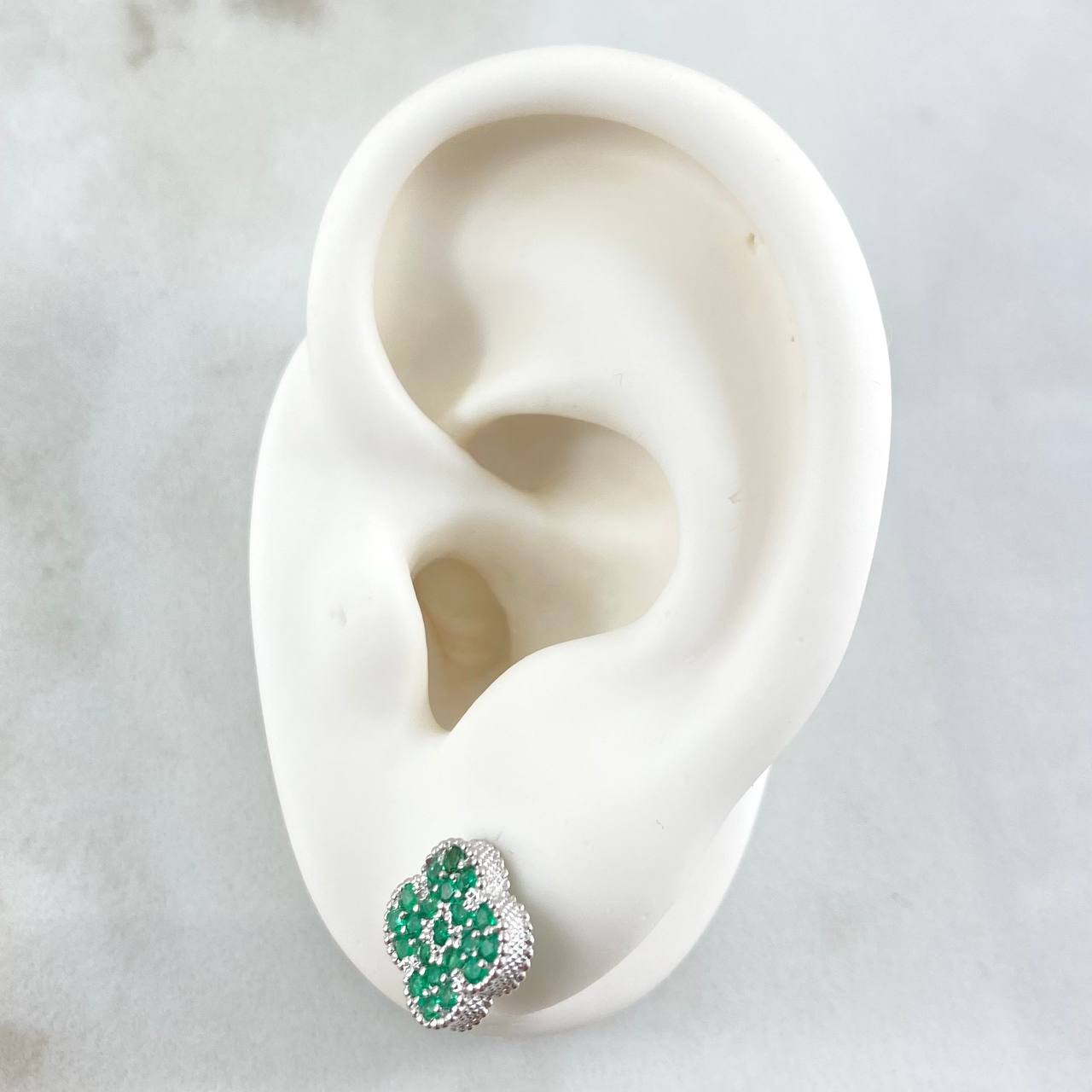 Stud Earrings Trébol VCyA 3.05gr / 9.1mm Emeralds 67pts 18K White Gold (Jewel) ©