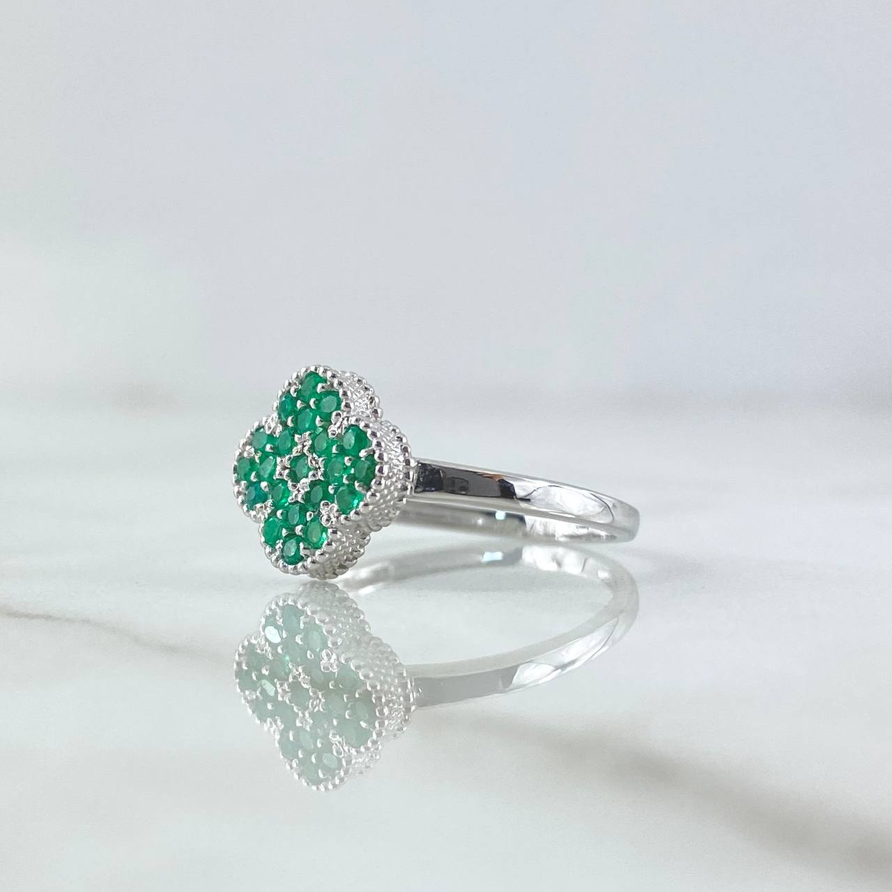 Anillo Trébol VCyA 2.55gr / T7 1/4 / Esmeraldas 33pts Oro Blanco 18K (Joya) ©