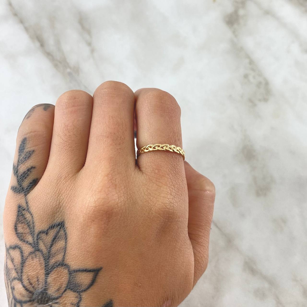 Braided Ring 1.3gr / T5 1/2 / Smooth 18K Yellow Gold
