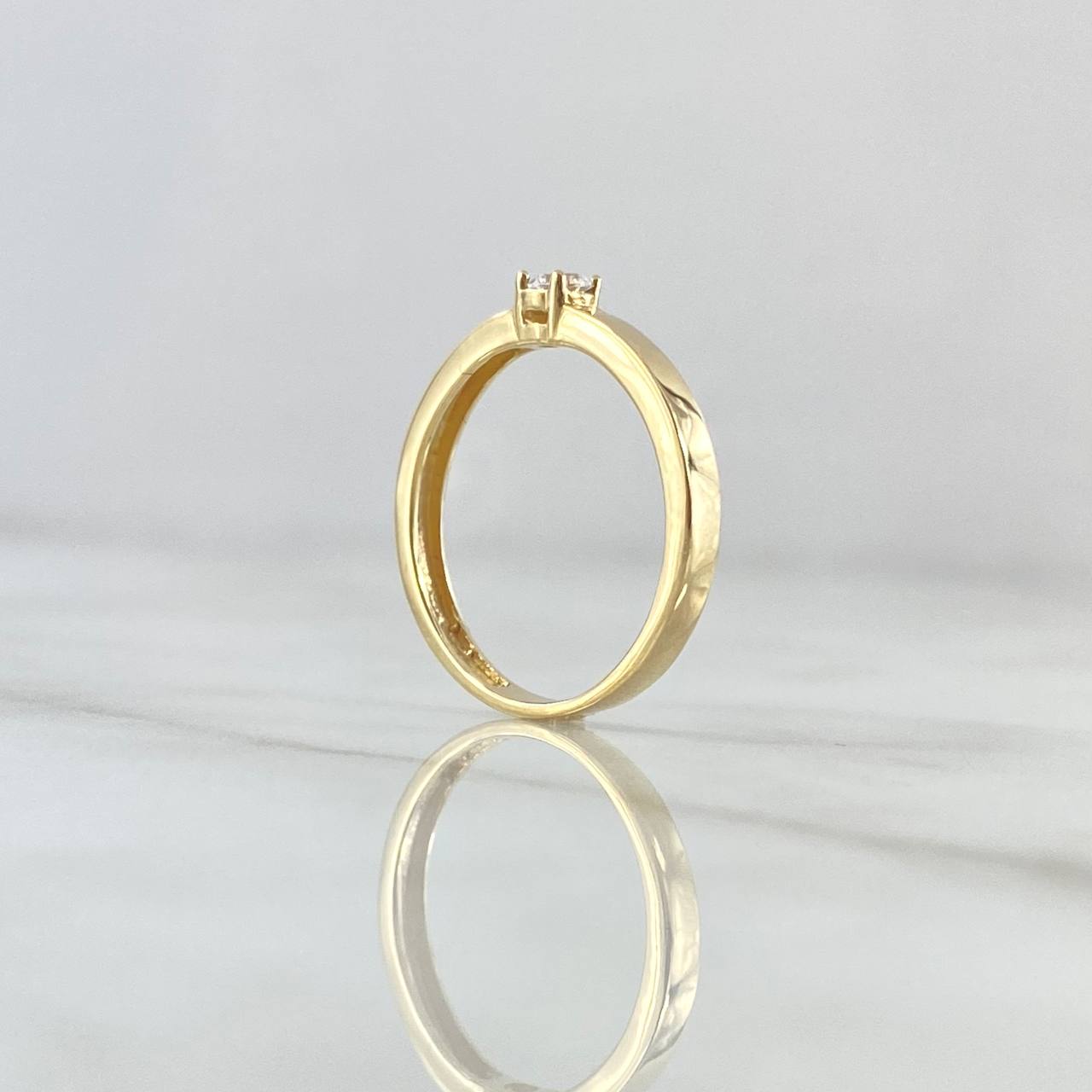 Anillo Solitario Liso Grueso 2gr / T6 1/4 / Circon Blanco Oro Amarillo 18K