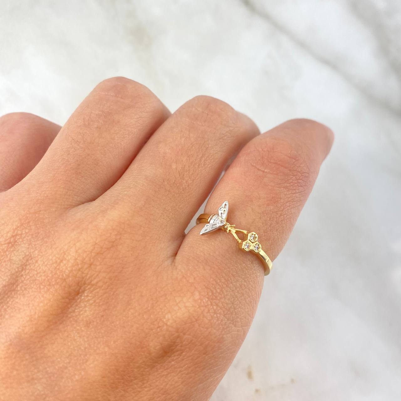 Bee Ring 1.85gr / T5 1/2 / White Zircons Two-tone Yellow and White Gold