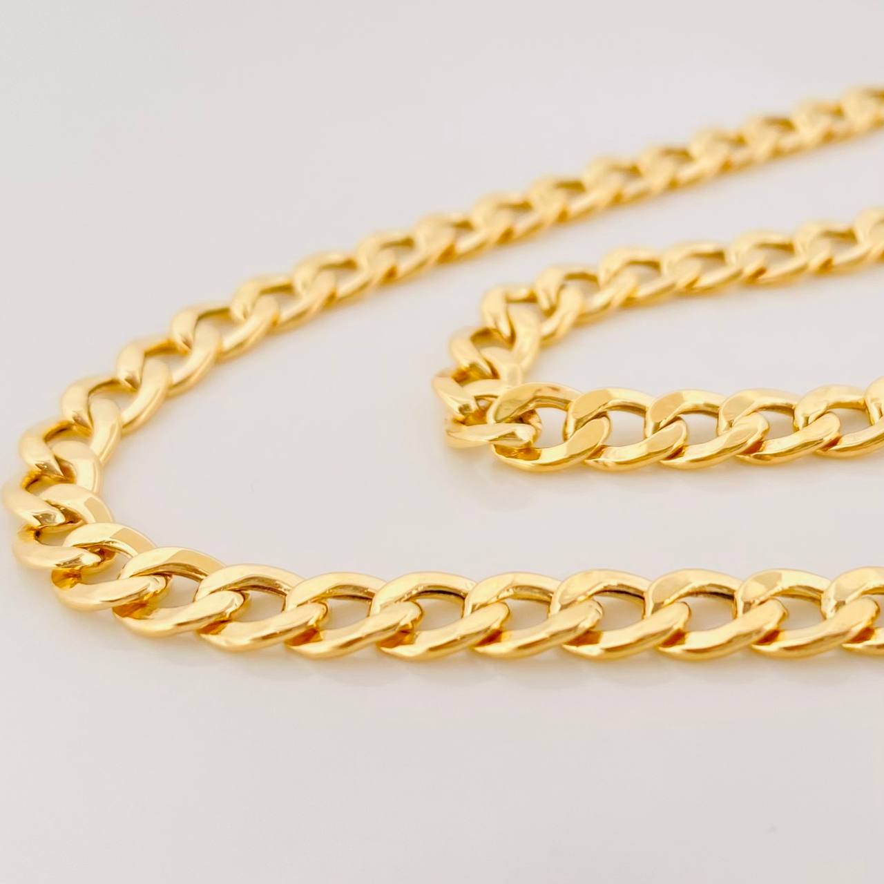 Cadena Cubana 10.1g / 24 in / 4.9mm Oro Amarillo 18K