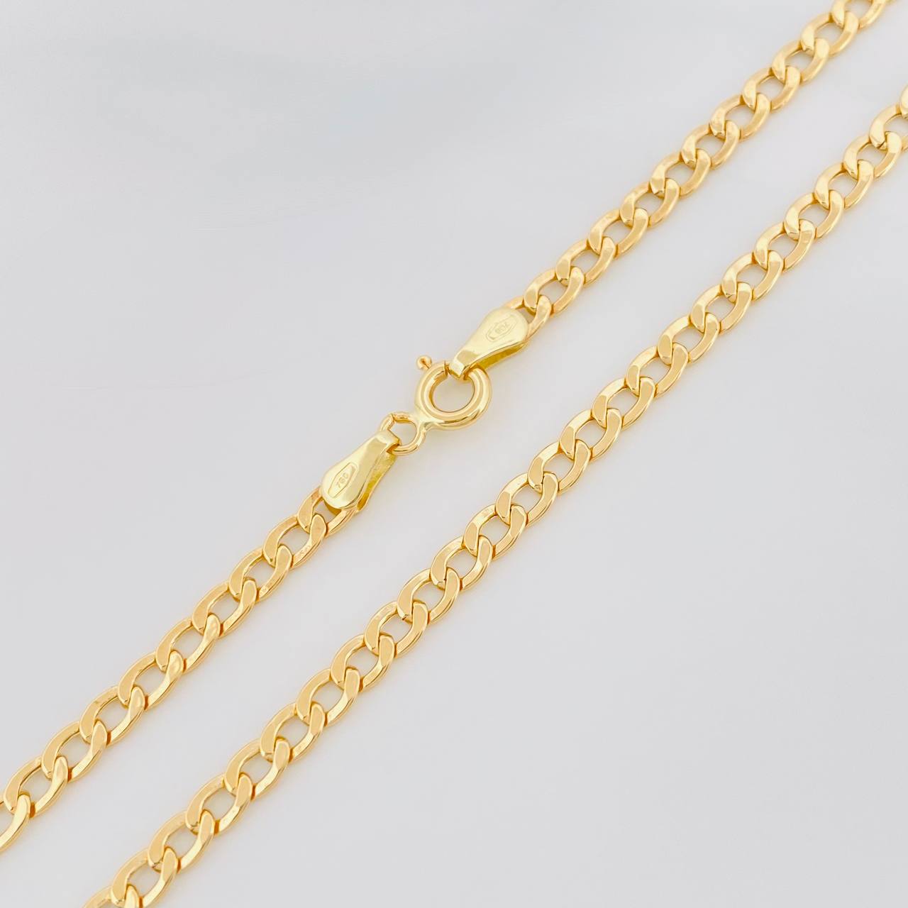 Cadena Cubana 4.1g / 24 in / 3.19mm Oro Amarillo 18K