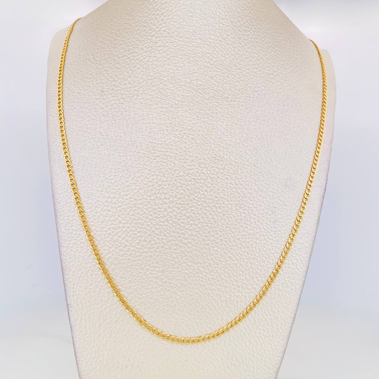 Cadena Cubana 2.5g / 24 in / 2.4mm Oro Amarillo 18K