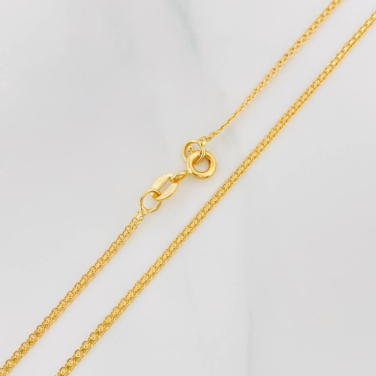 Cadena China 2.6g / 18 in / 1.49mm Oro Amarillo 18K