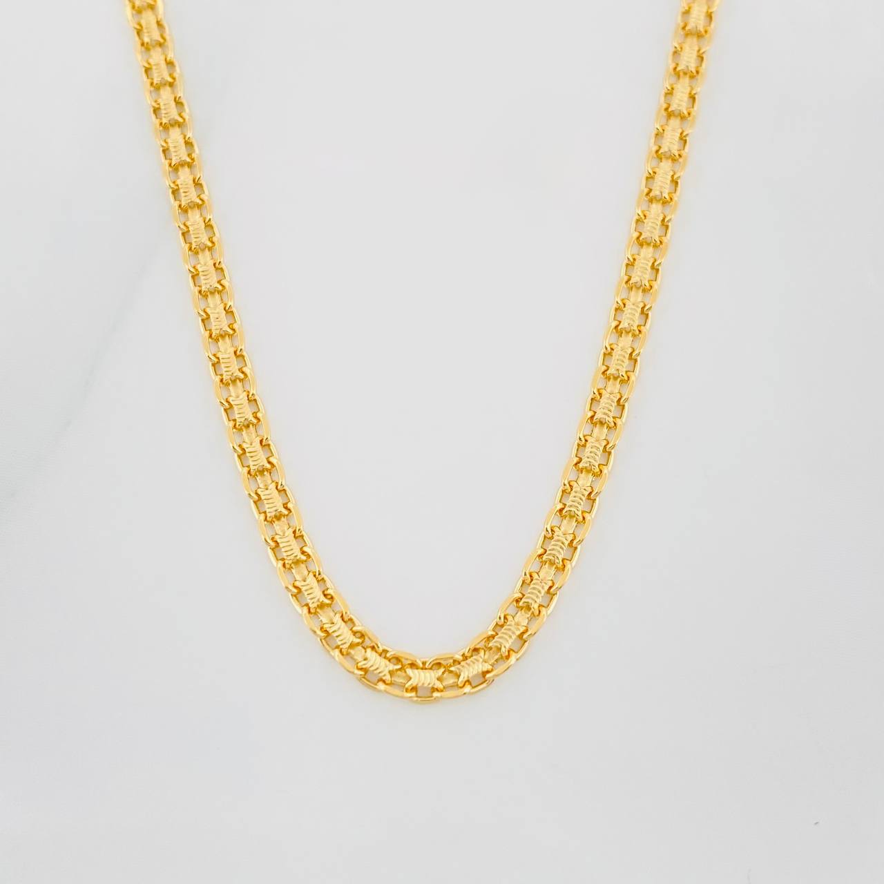 Cadena China 7.2g / 24 in / 2.42mm Oro Amarillo 18K