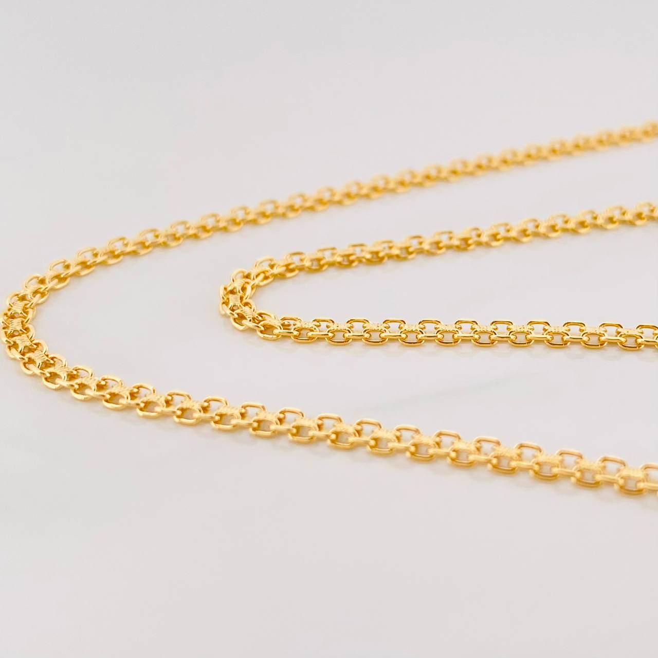 Cadena China 5.5g / 24 in / 2.2mm Oro Amarillo 18K