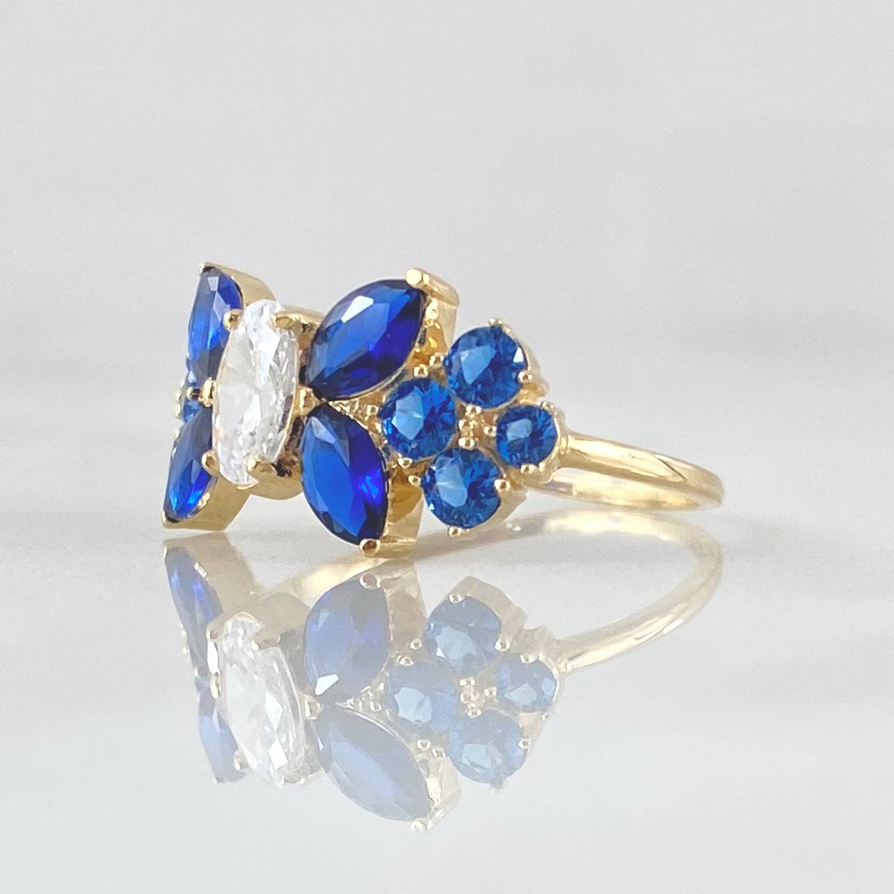 Anillo Flores Victorianas 2.45gr / T5 1/4 / Nac.Esp. Oro 18K