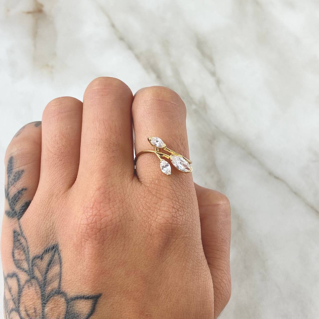 Anillo Hoja Laurel Desigual 1.8gr / T7 1/4 / Nac.Esp. Oro 18K