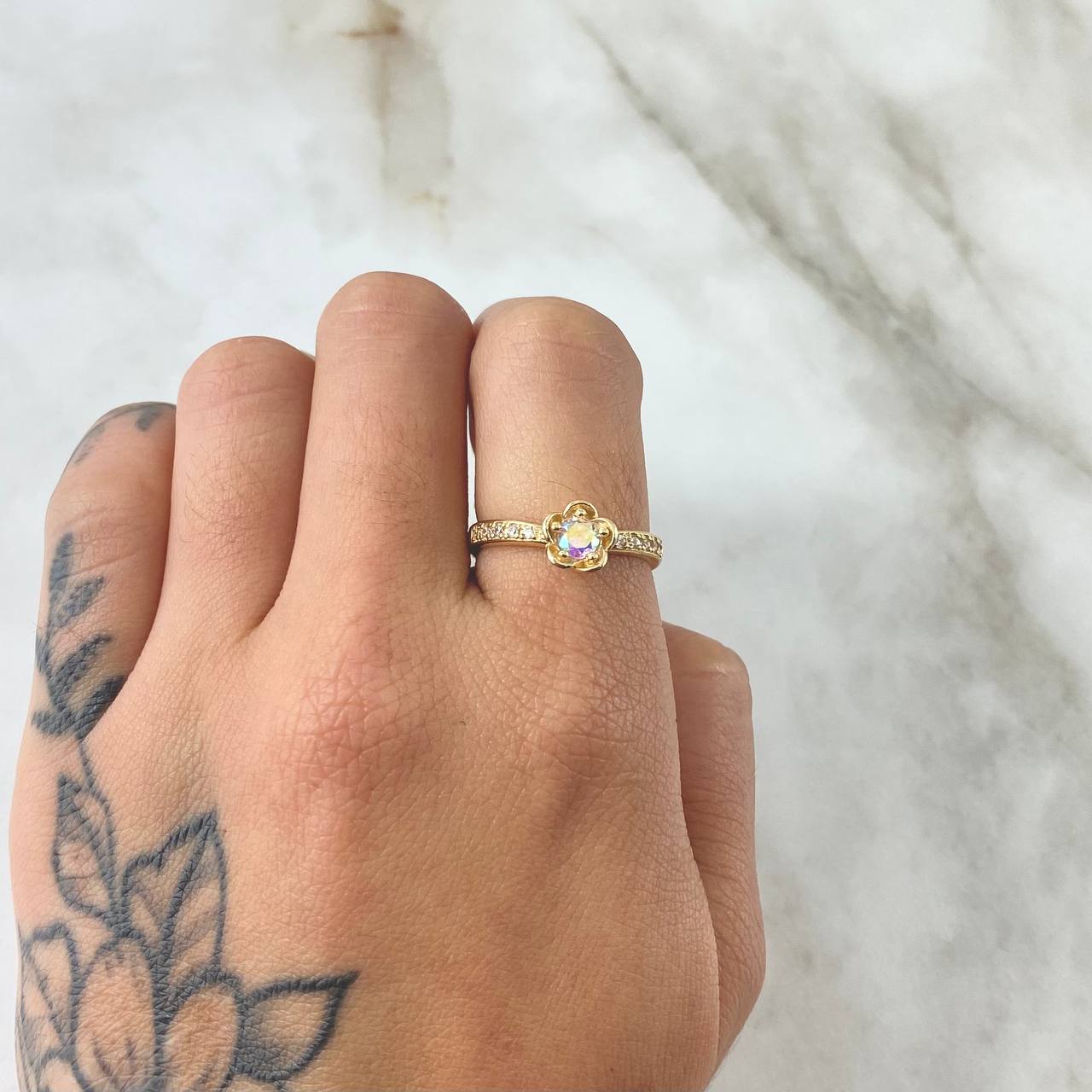 Anillo Flor Tornasol 2.7gr / T7 / Nac.Esp. Oro 18K
