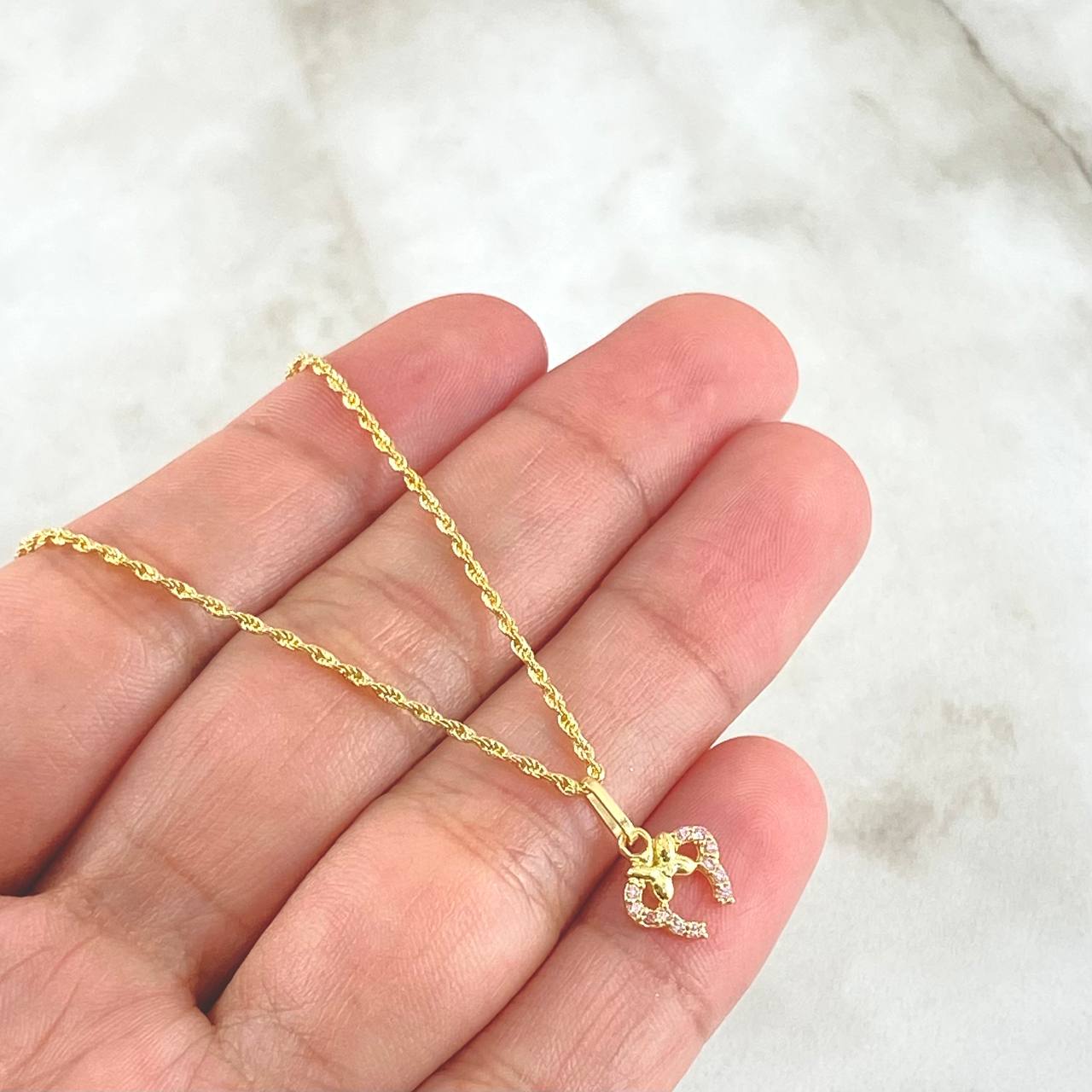 Set Cadena Lazo 0.9gr / 45cm + Dije Oreja Ratón 0.55gr / 1.45gr / Circones Lila Oro 18K (Oferta) ©