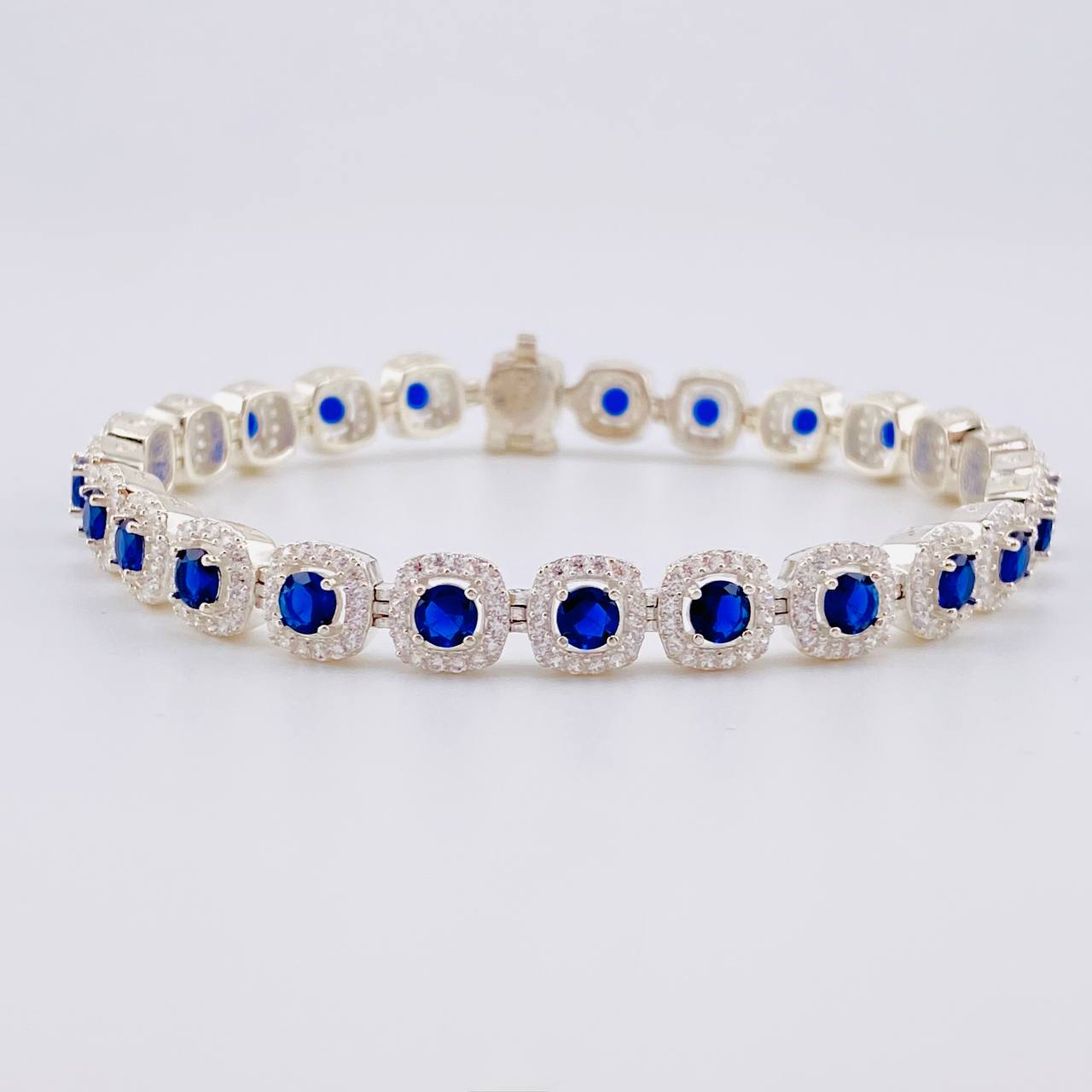 Square Tennis Bracelet 22.65g / 8 1/4 in / 7.7mm Silver 925