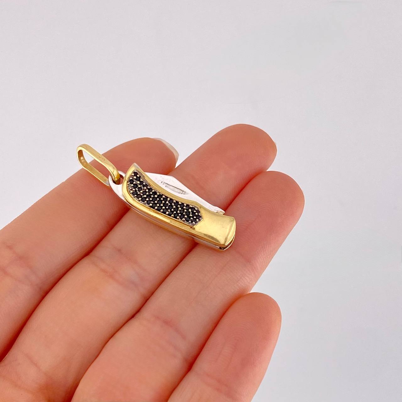 Pendant Razor 7.95g / 1 1/2 in Two-Tone Yellow White Gold 18K