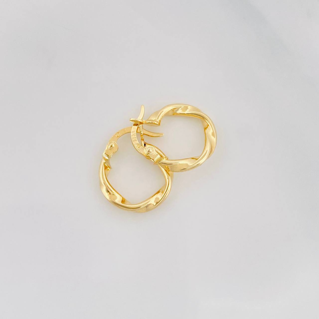 Candongas Mary 1.15g / 1/2 in Oro Amarillo 18K