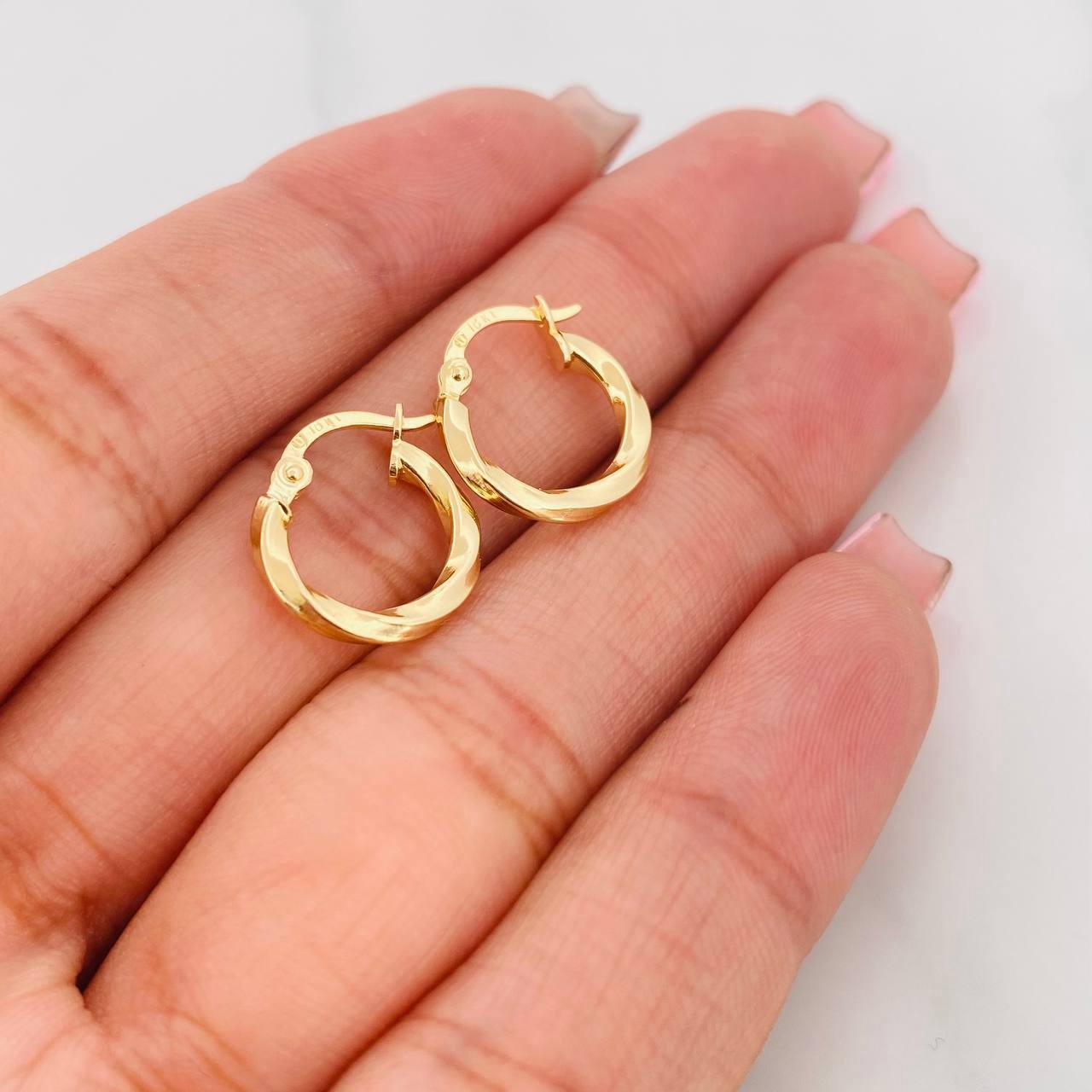 Candongas Mary 1.05g / 1/2 in Oro Amarillo 18K