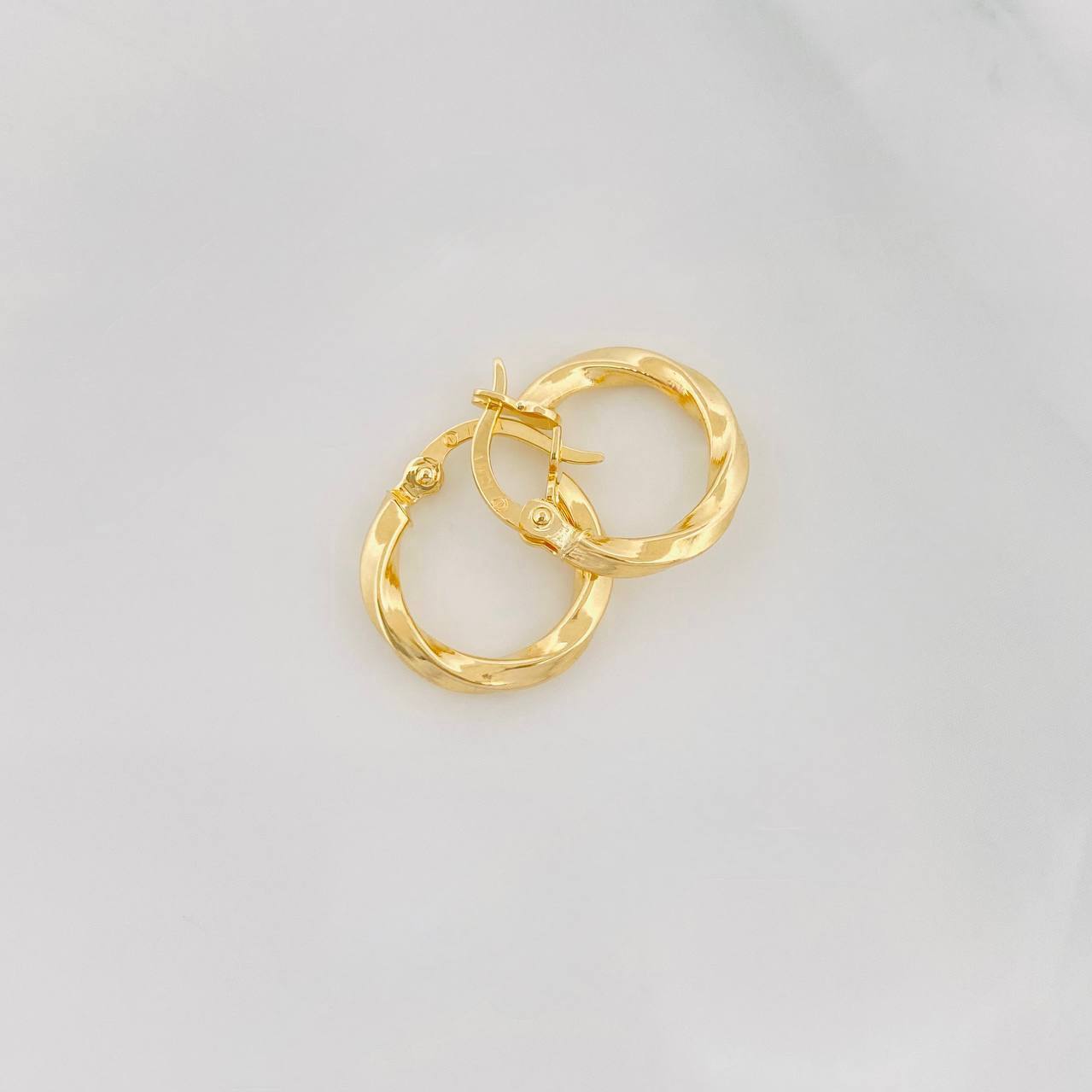 Candongas Mary 1.05g / 1/2 in Oro Amarillo 18K