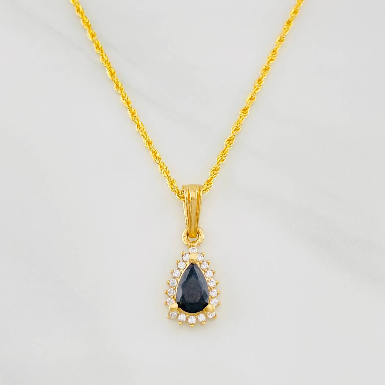 Set Rope Chain + Tear Halo Pendant / 2.05g / 20 in 18K Yellow Gold