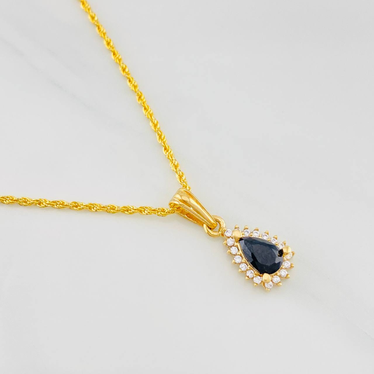 Set Rope Chain + Tear Halo Pendant / 2.05g / 20 in 18K Yellow Gold