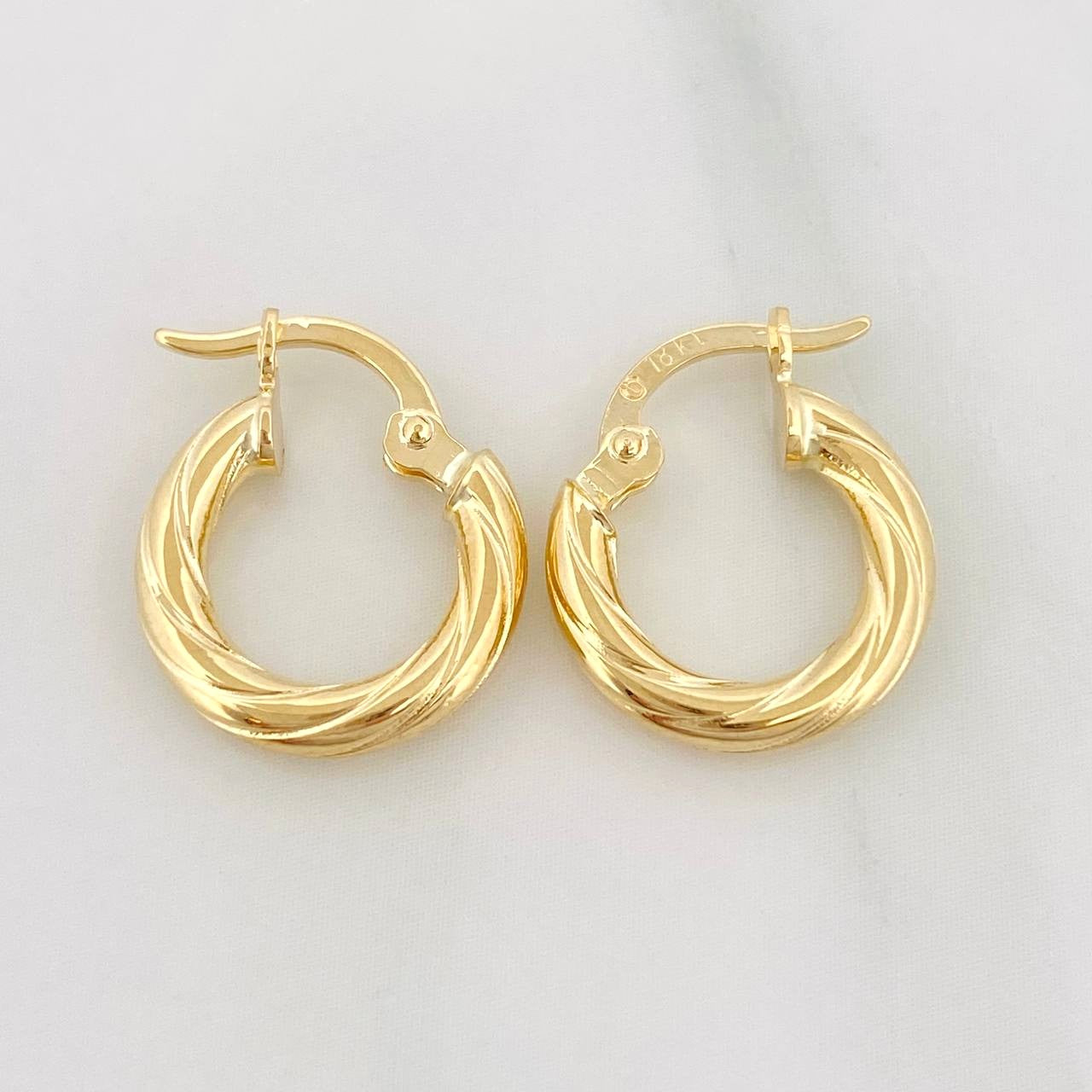 Candongas Mary 0.9 g / 1/2 in Oro Amarillo 18K